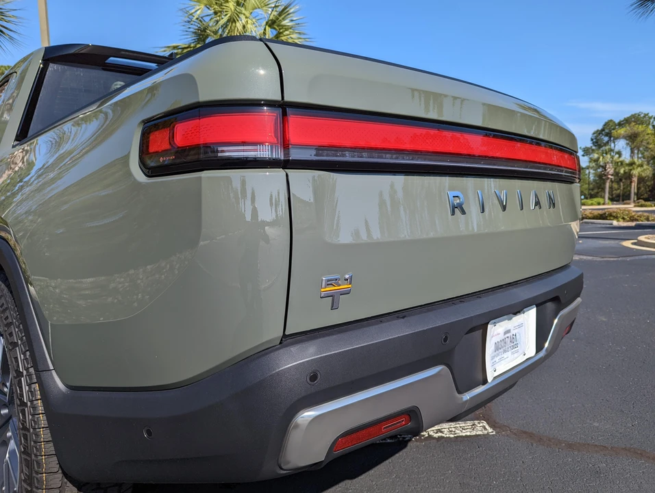 2022 Rivian R1T - Image 30 of 31