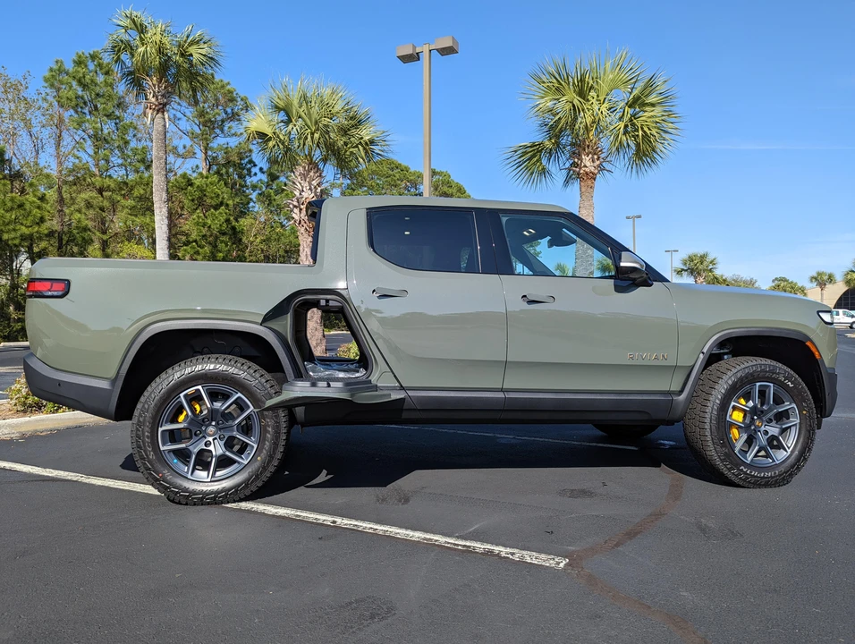 2022 Rivian R1T - Image 18 of 31