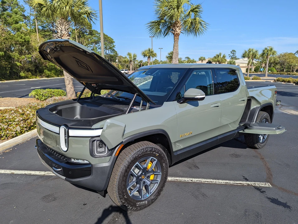 2022 Rivian R1T - Image 8 of 31