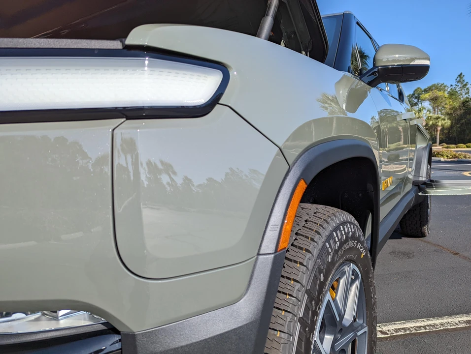 2022 Rivian R1T - Image 26 of 31