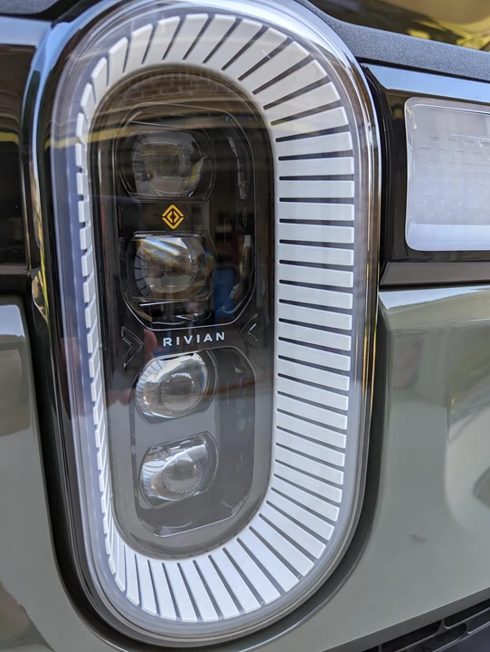 2022 Rivian R1T - Image 22 of 31