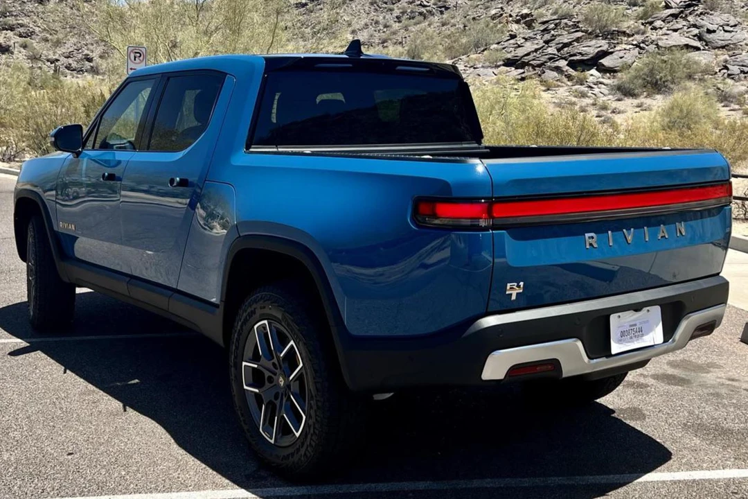 2022 Rivian R1T - Image 4 of 6