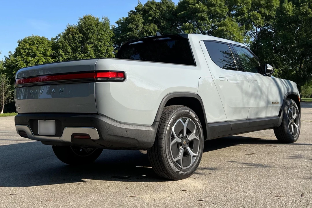2022 Rivian R1T - Image 4 of 31