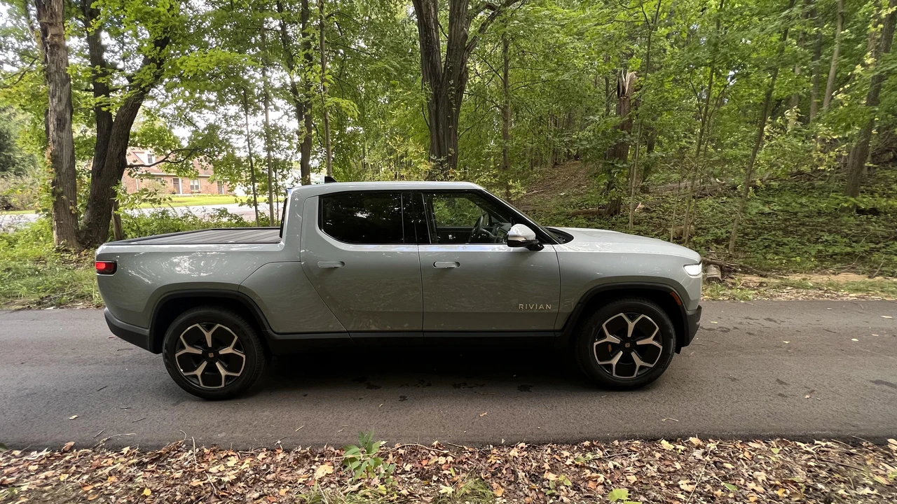 2022 Rivian R1T - Image 19 of 31