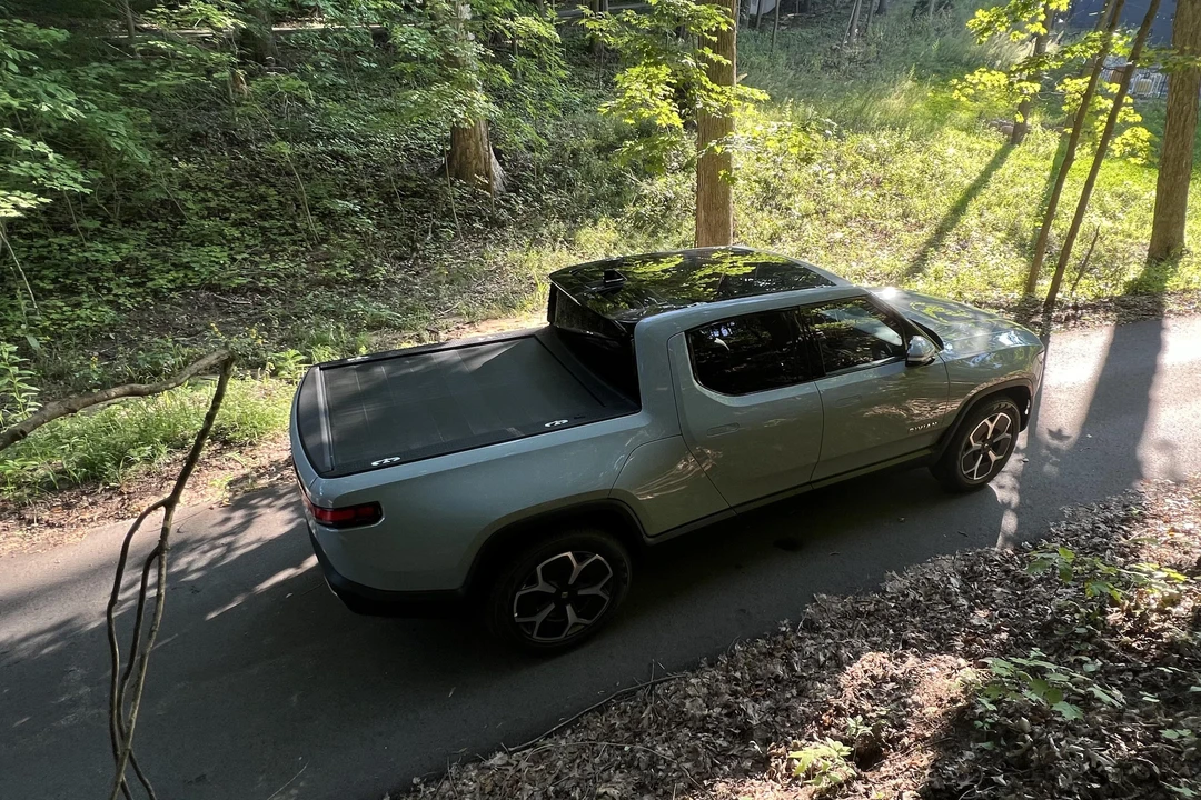 2022 Rivian R1T - Image 18 of 31