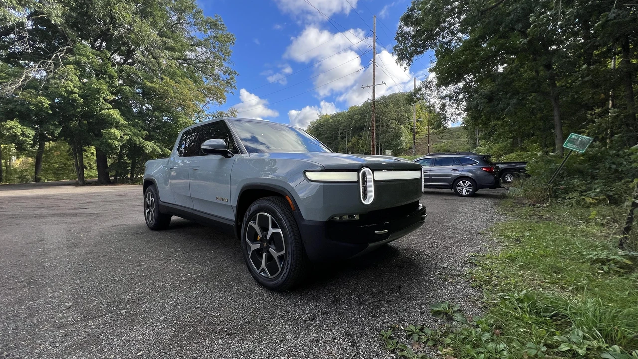 2022 Rivian R1T - Image 22 of 31