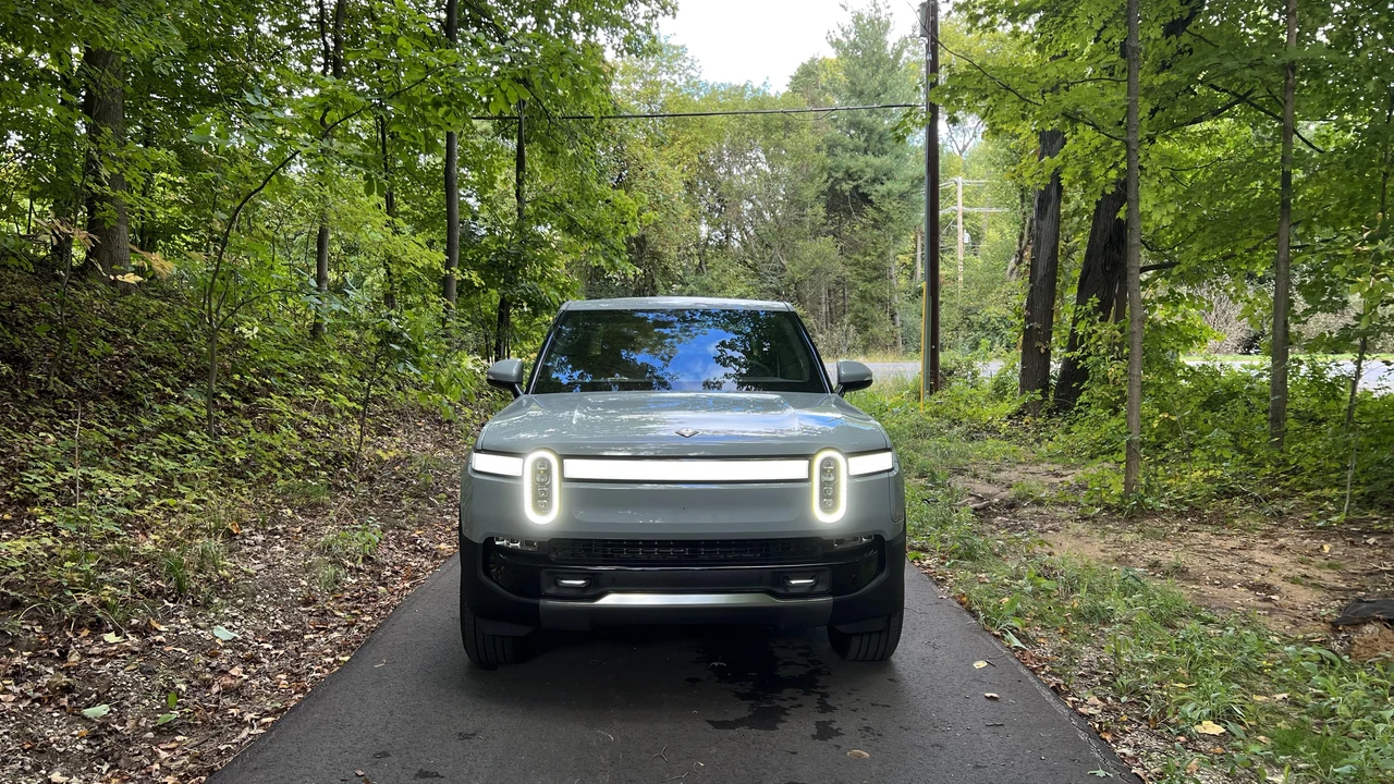 2022 Rivian R1T - Image 8 of 31