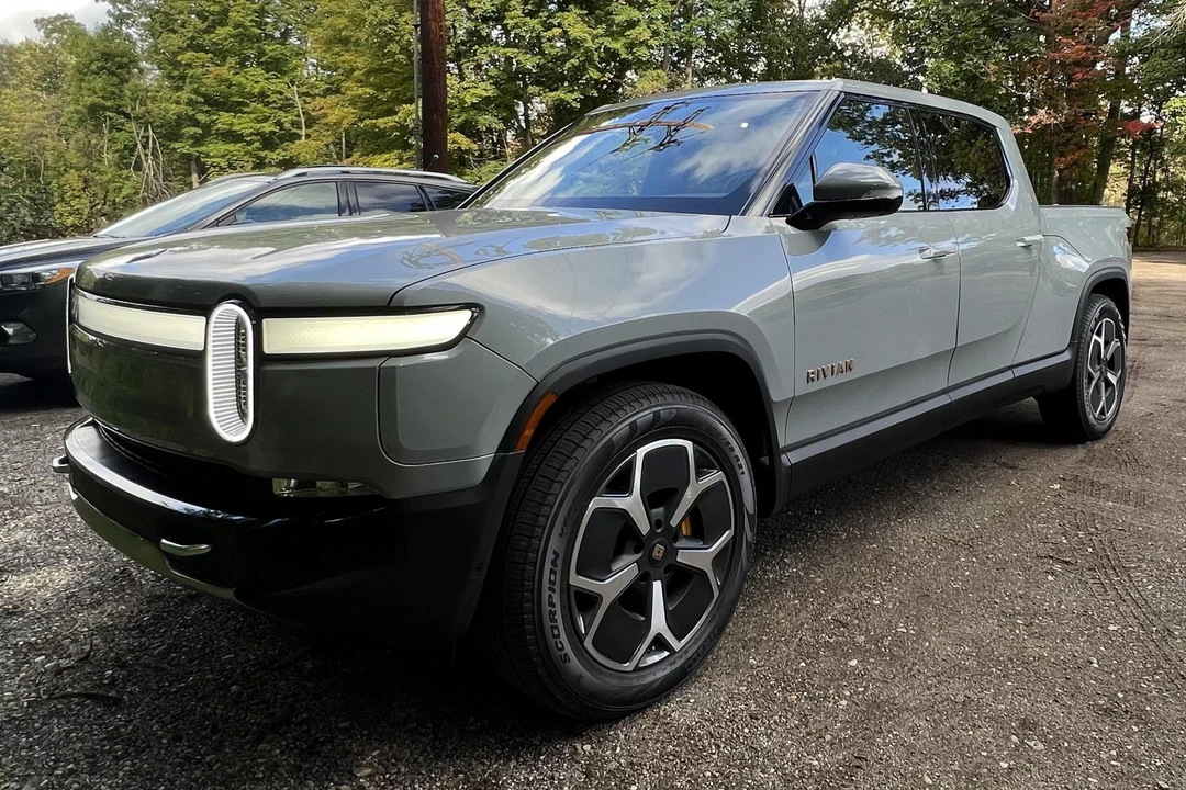 2022 Rivian R1T - Image 11 of 31