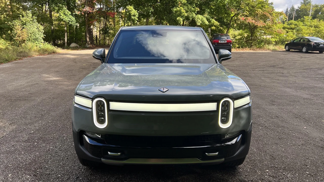 2022 Rivian R1T - Image 9 of 31