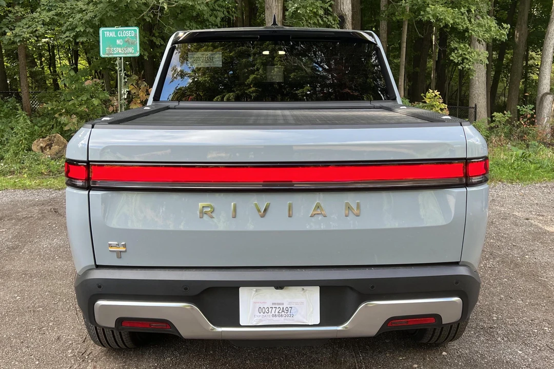 2022 Rivian R1T - Image 5 of 31