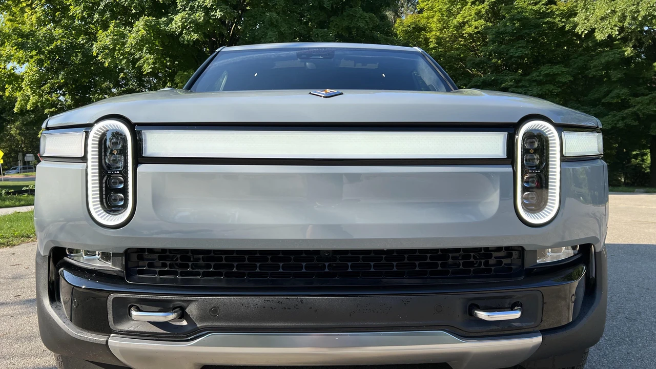 2022 Rivian R1T - Image 10 of 31