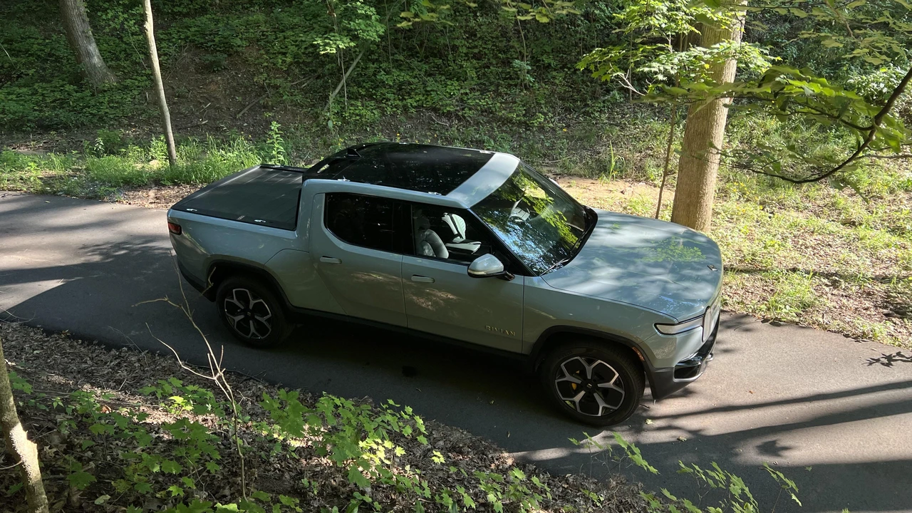 2022 Rivian R1T - Image 20 of 31
