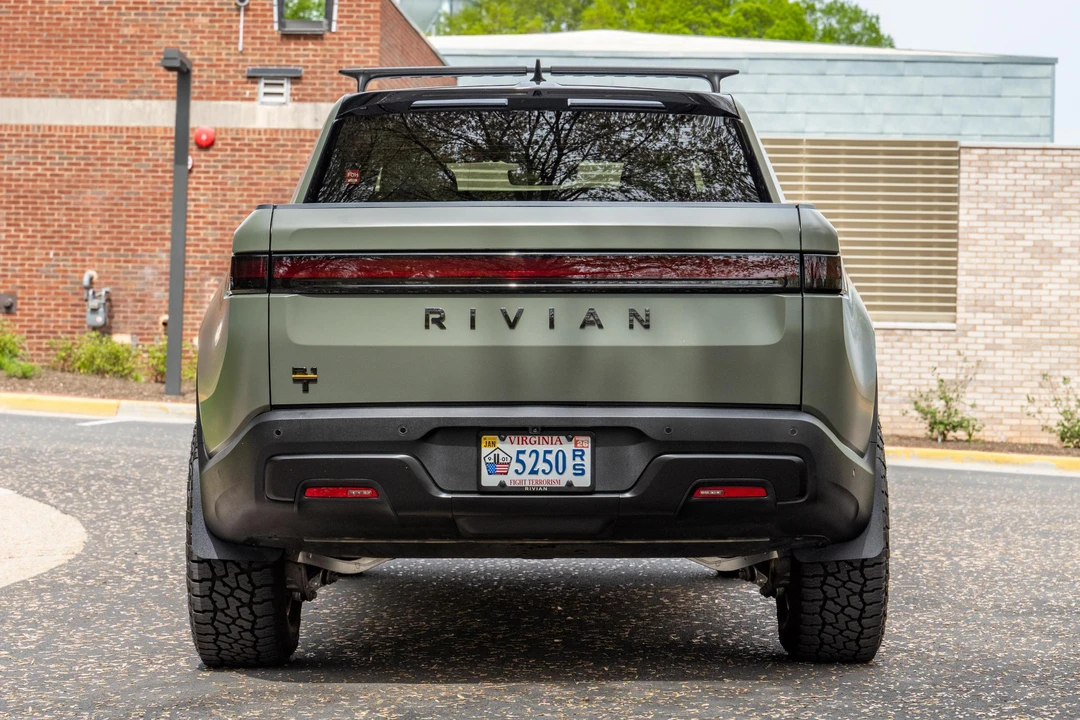 2022 Rivian R1T - Image 5 of 30