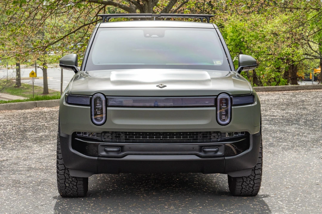2022 Rivian R1T - Image 2 of 30