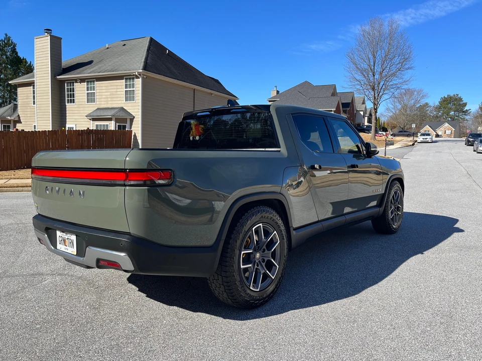 2022 Rivian R1T - Image 14 of 31