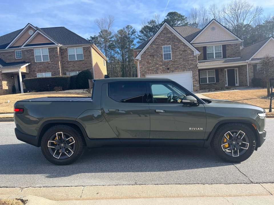 2022 Rivian R1T - Image 15 of 31