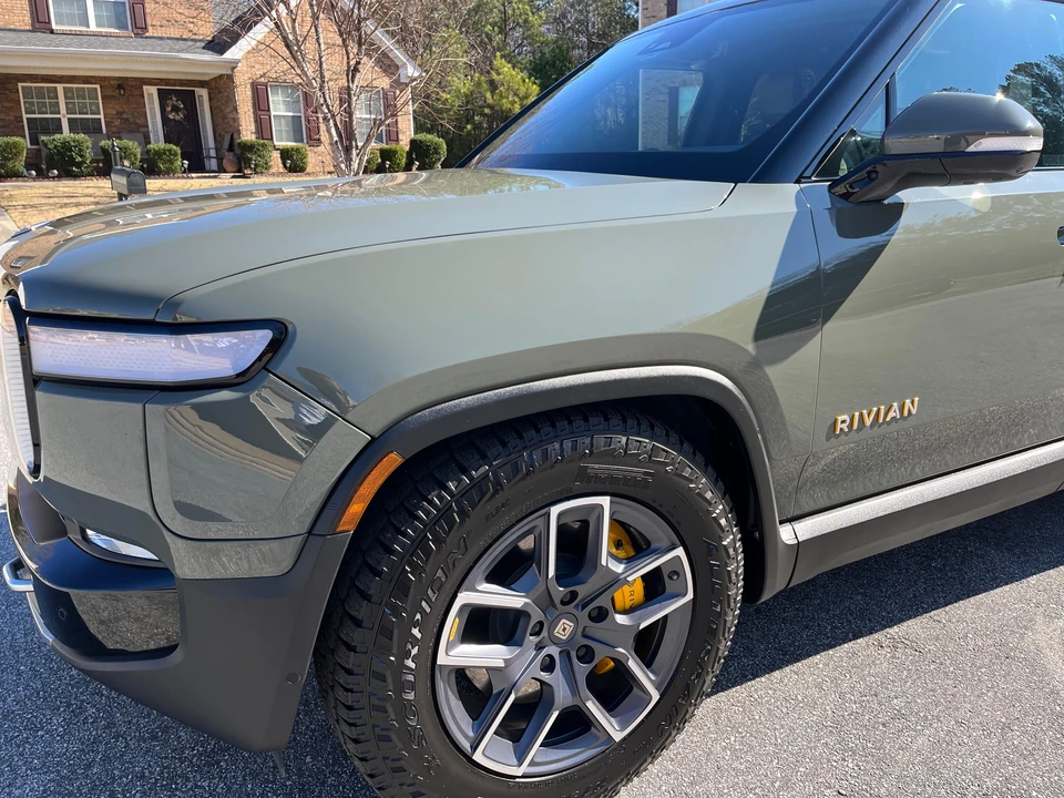 2022 Rivian R1T - Image 25 of 31