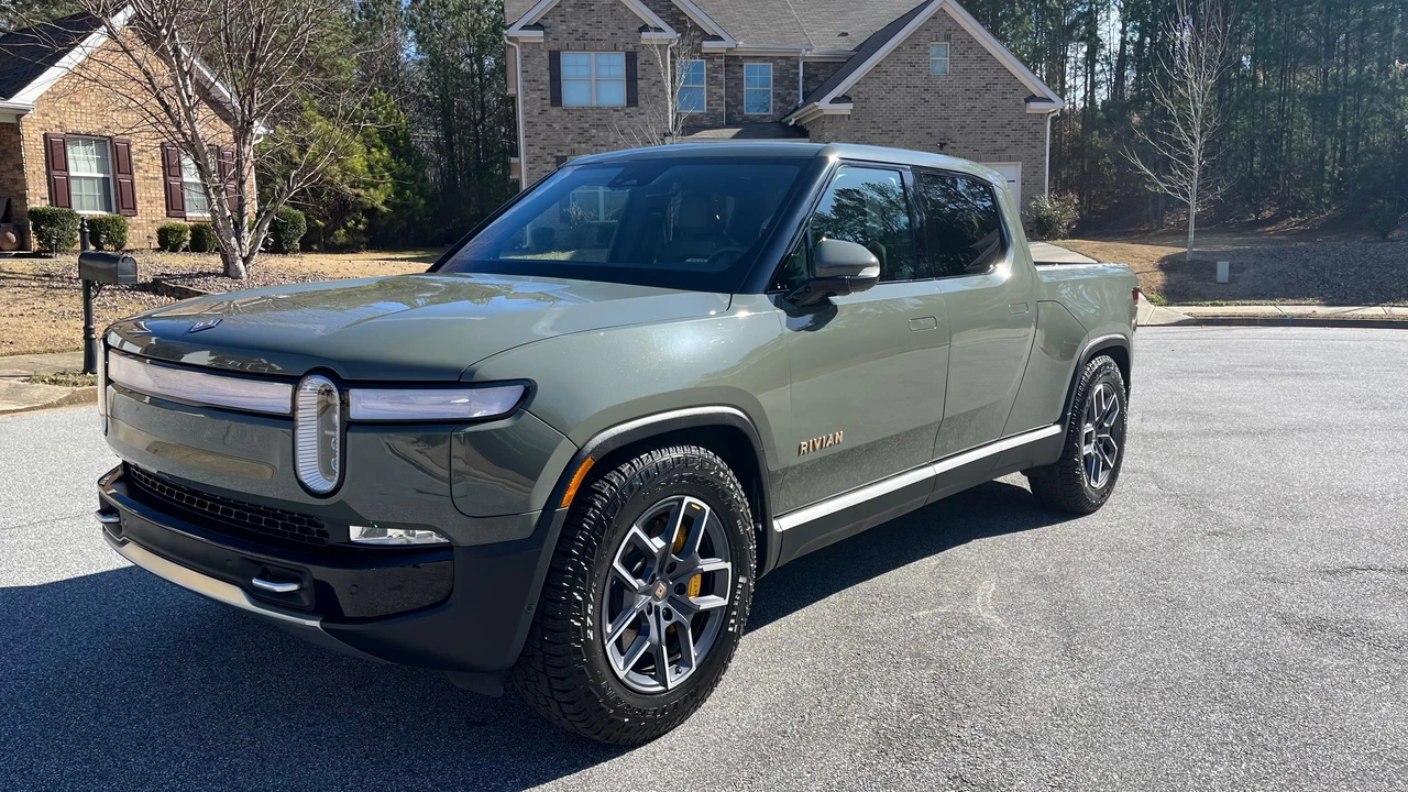 2022 Rivian R1T - Image 10 of 31