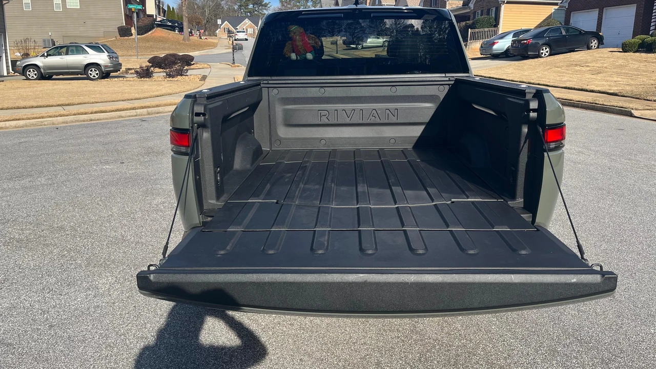 2022 Rivian R1T - Image 13 of 31