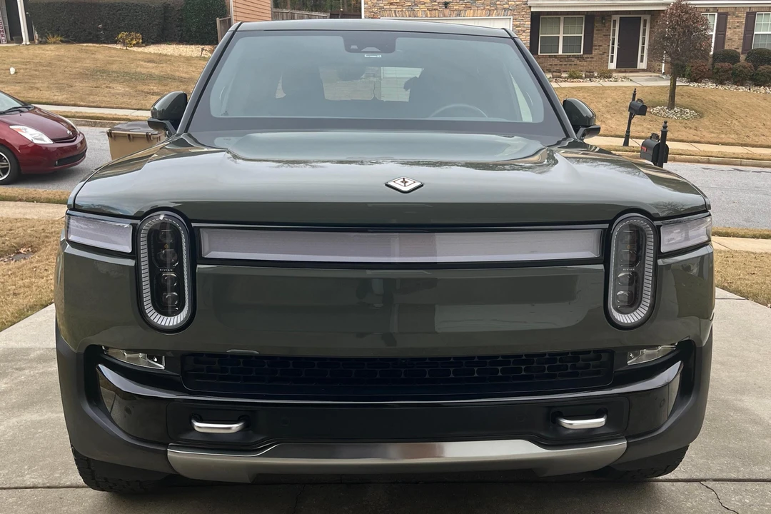 2022 Rivian R1T - Image 2 of 31
