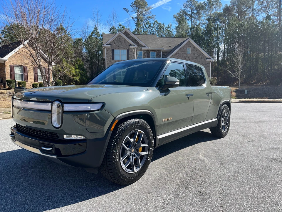 2022 Rivian R1T - Image 9 of 31