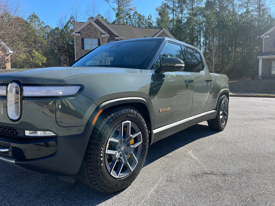 2022 Rivian R1T - Image 24 of 31