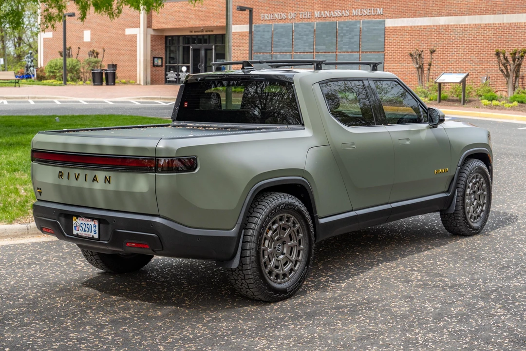 2022 Rivian R1T - Image 4 of 30