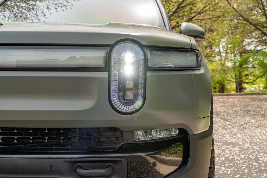 2022 Rivian R1T - Image 15 of 30