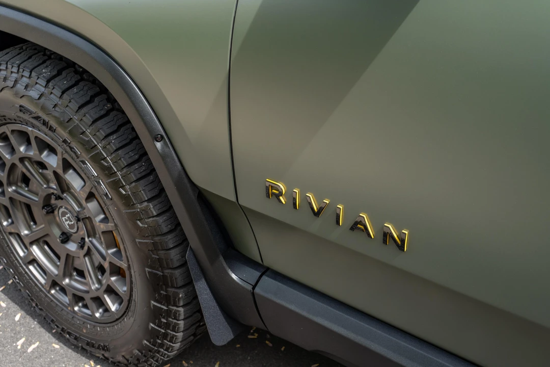2022 Rivian R1T - Image 17 of 30