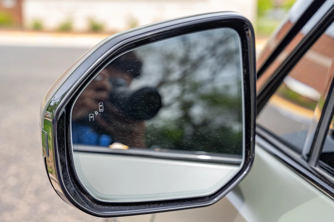 2022 Rivian R1T - Image 18 of 30