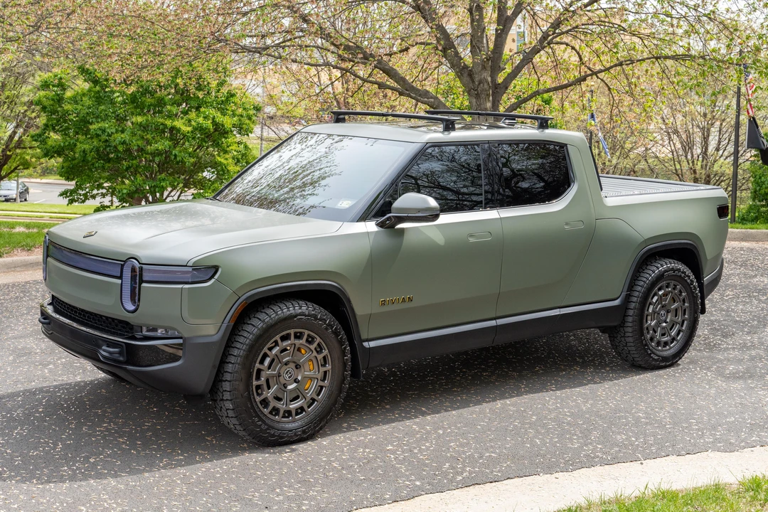 2022 Rivian R1T - Image 7 of 30
