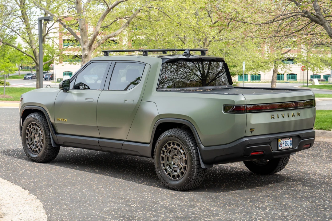 2022 Rivian R1T - Image 9 of 30