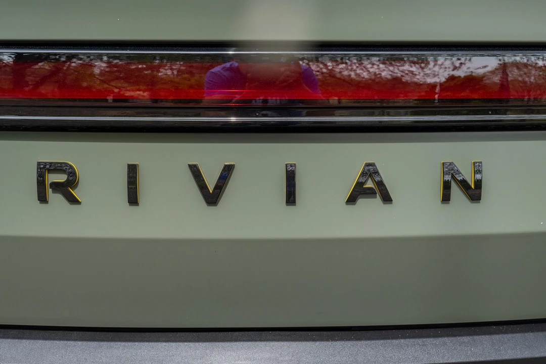 2022 Rivian R1T - Image 25 of 30