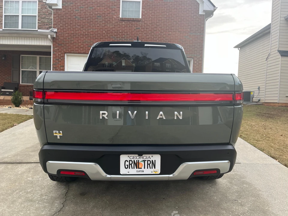 2022 Rivian R1T - Image 12 of 31