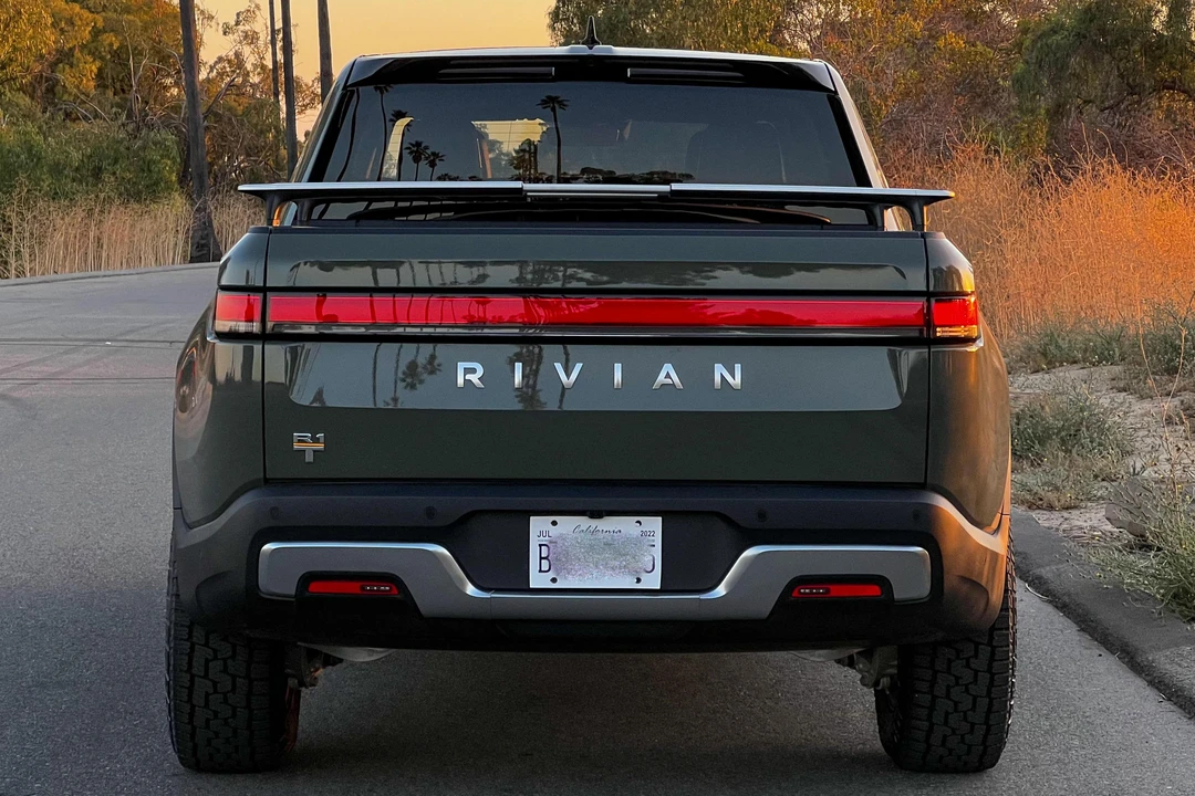 2022 Rivian R1T - Image 5 of 31