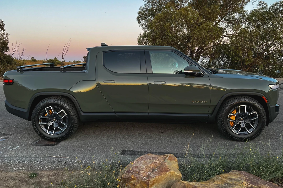 2022 Rivian R1T - Image 3 of 31