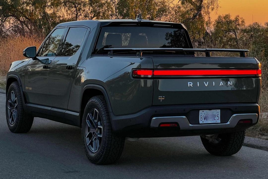 2022 Rivian R1T - Image 4 of 31