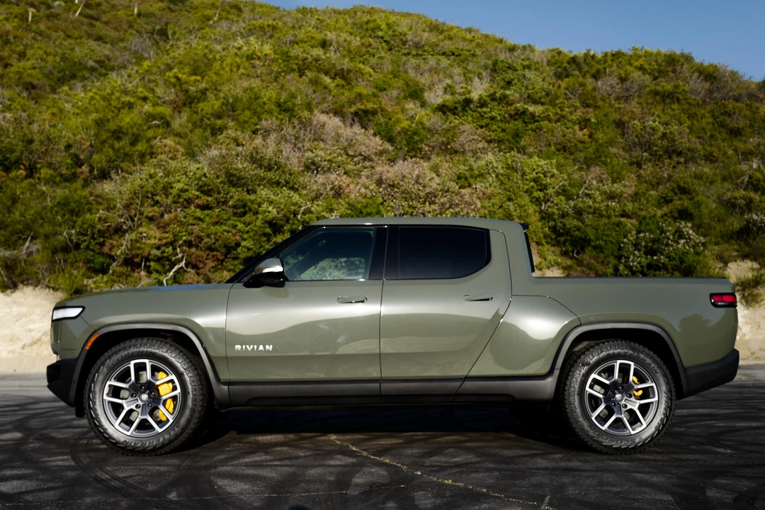 2022 Rivian R1T - Image 15 of 31
