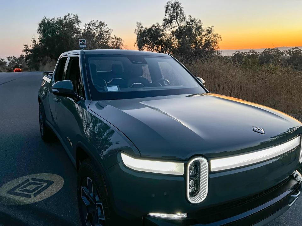 2022 Rivian R1T - Image 30 of 31
