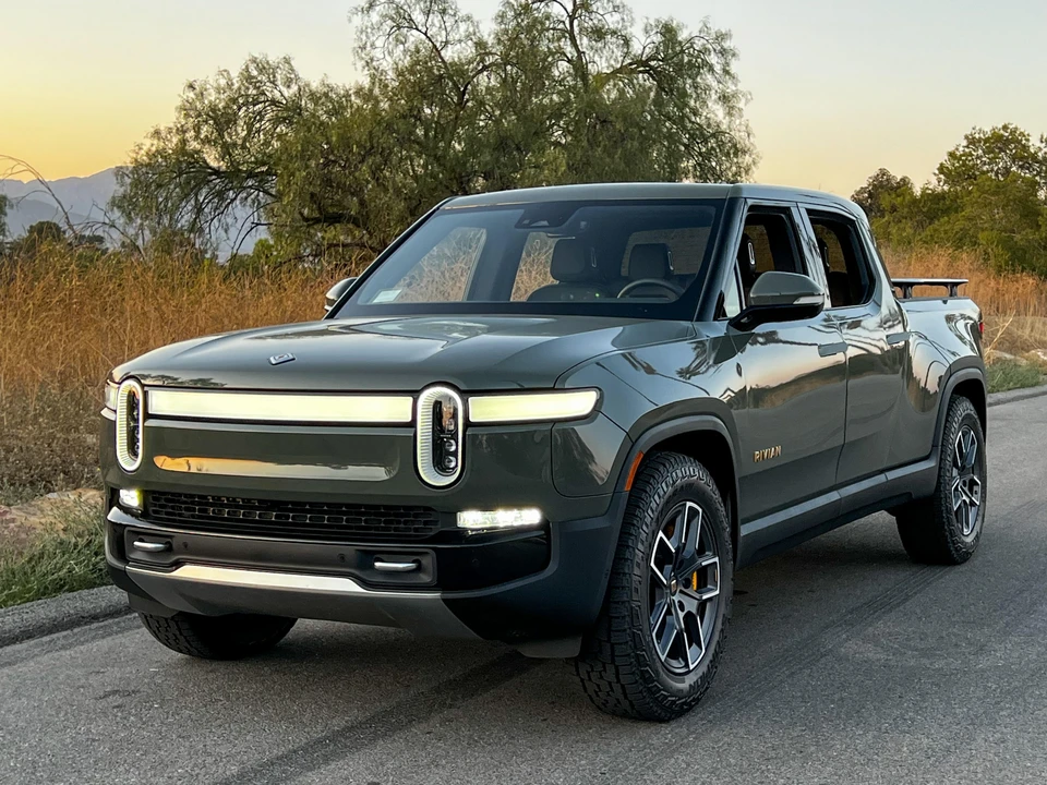 2022 Rivian R1T - Image 9 of 31