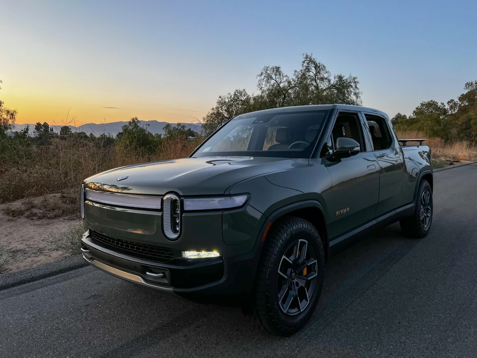 2022 Rivian R1T - Image 14 of 31