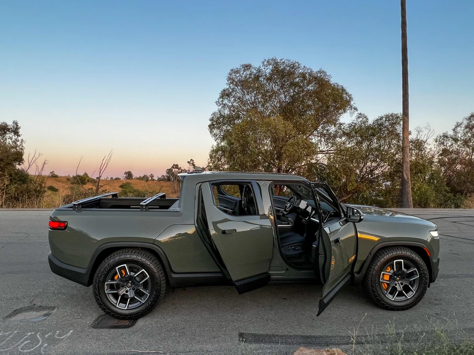 2022 Rivian R1T - Image 28 of 31