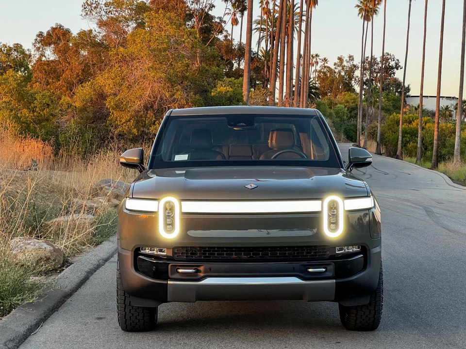 2022 Rivian R1T - Image 7 of 31