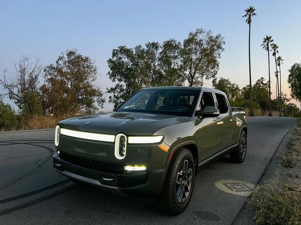 2022 Rivian R1T - Image 10 of 31
