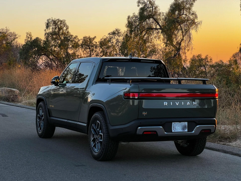 2022 Rivian R1T - Image 18 of 31