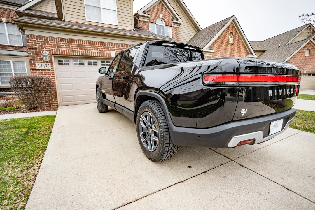 2022 Rivian R1T - Image 15 of 31
