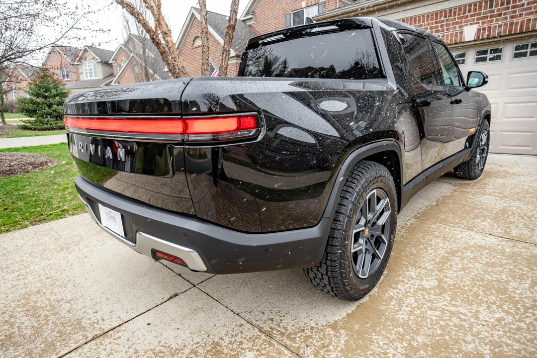 2022 Rivian R1T - Image 20 of 31