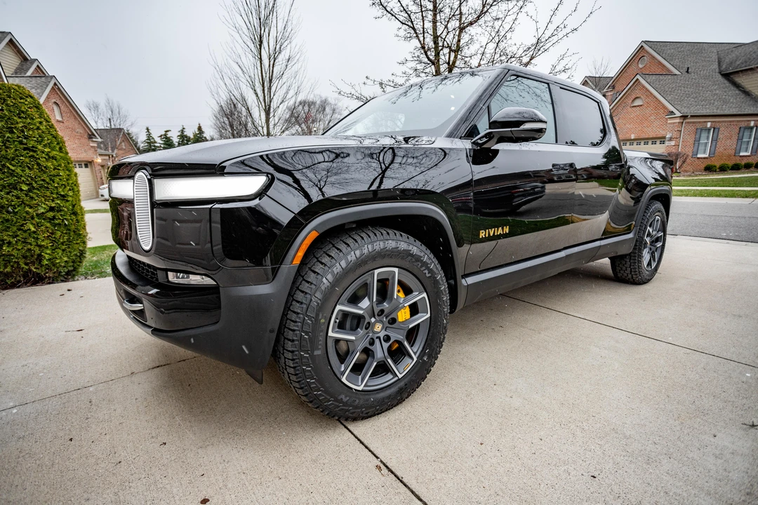 2022 Rivian R1T - Image 13 of 31