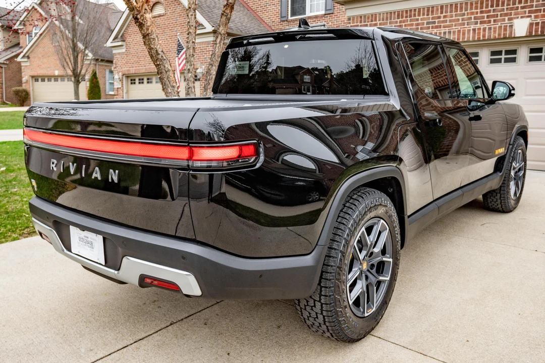 2022 Rivian R1T - Image 4 of 31
