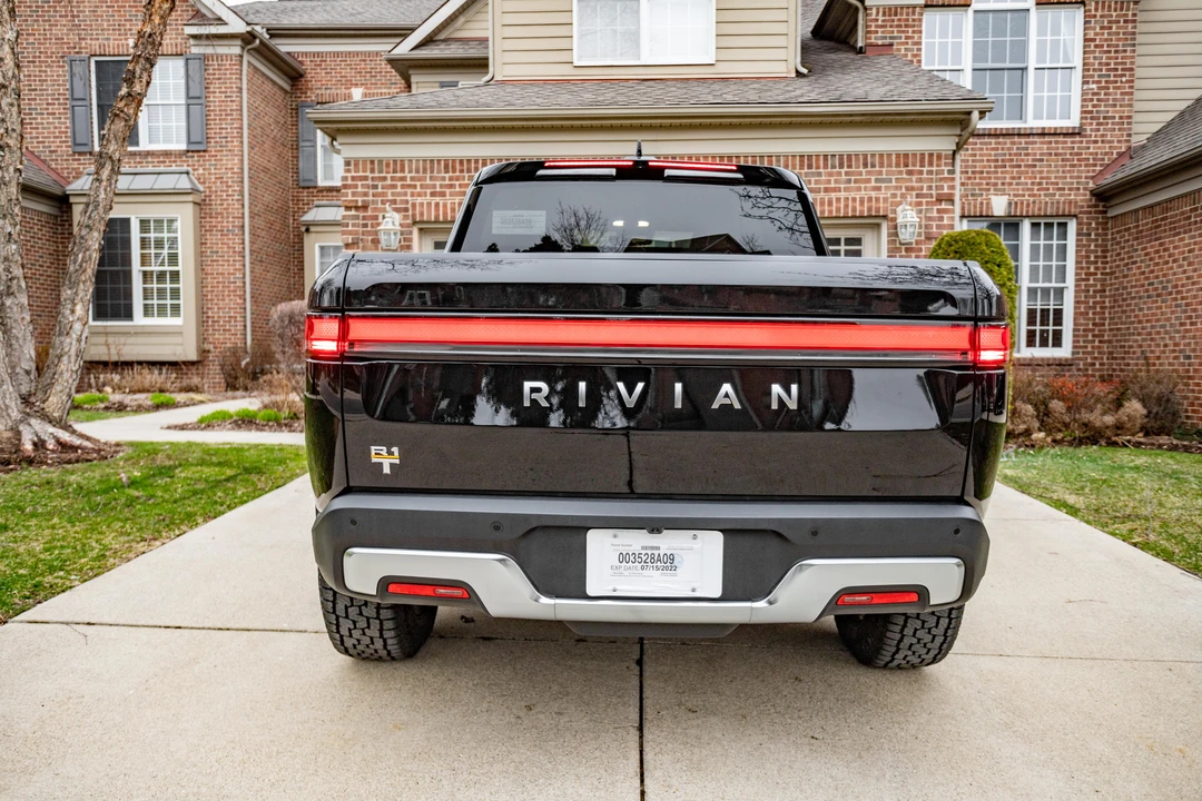 2022 Rivian R1T - Image 17 of 31